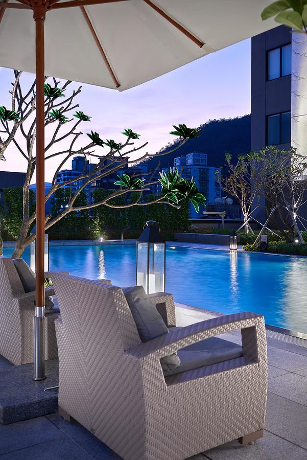 Mu Jiaoxi Hotel Exterior photo The swimming pool at the hotel