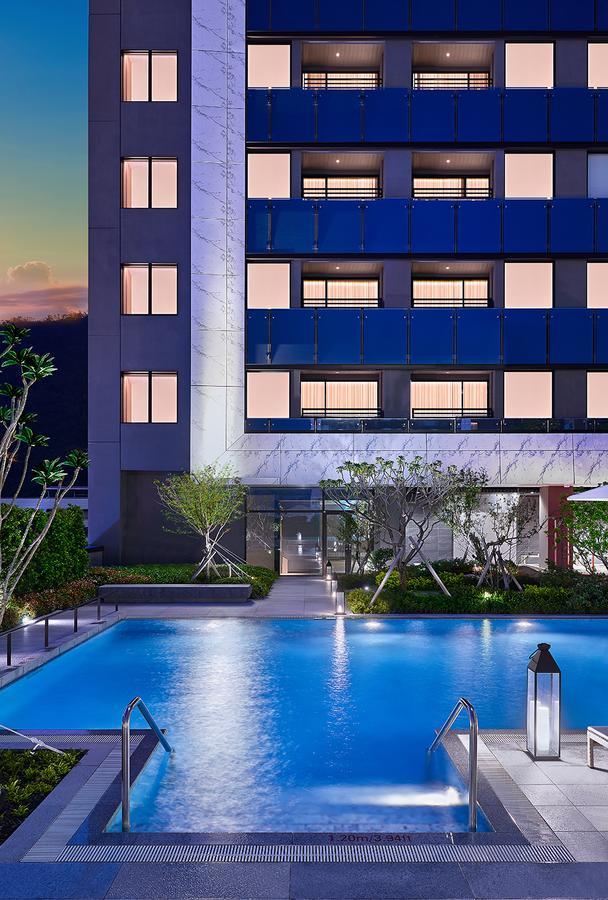 Mu Jiaoxi Hotel Exterior photo The hotel's pool
