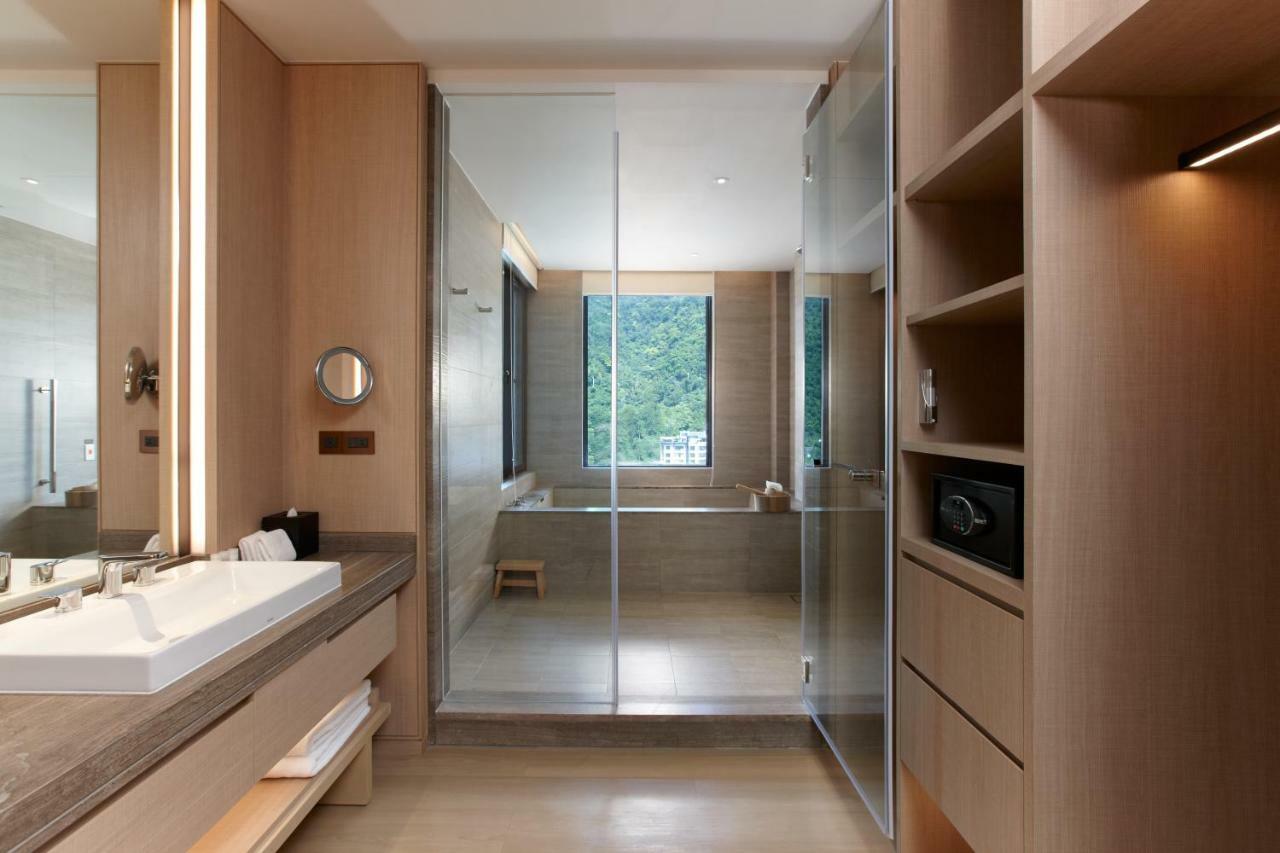 Mu Jiaoxi Hotel Exterior photo A bathroom in a hotel